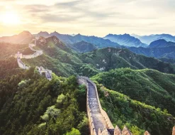 Ravensburger De Chinese Muur in het zonlicht - puzzel van 2000 stukjes