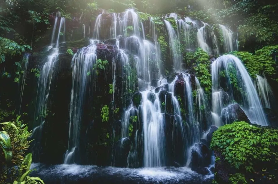 Ravensburger Waterval op Bali - puzzel van 3000 stukjes